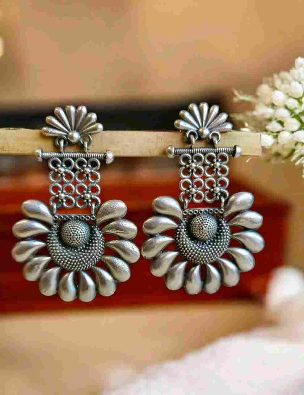 Light weighted Dangler Earrings