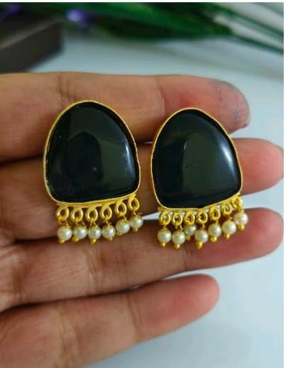 handcrafted Golden stud Earrings